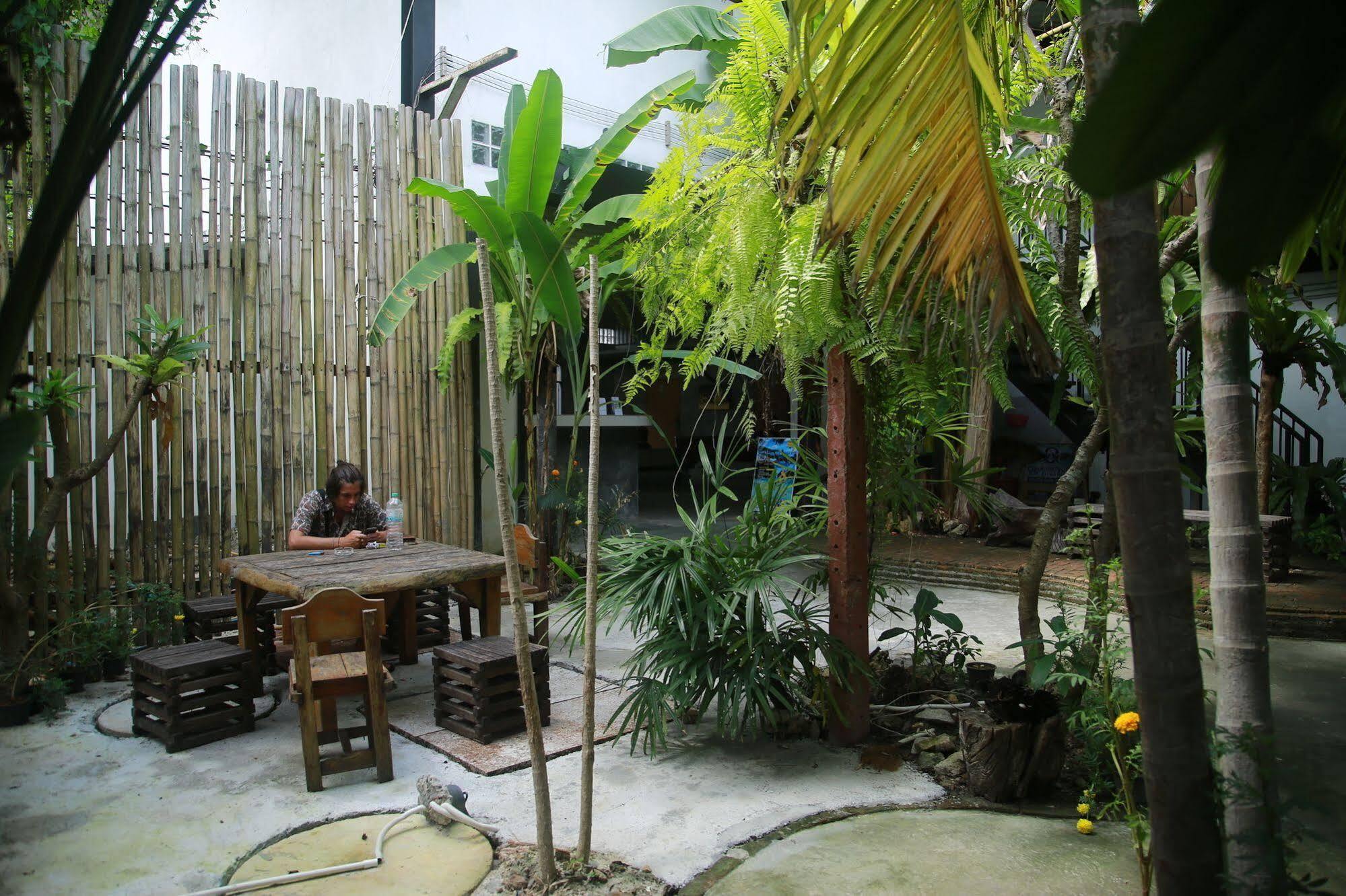 Oyo 585 Freedom Hostel @ Phi Phi 외부 사진